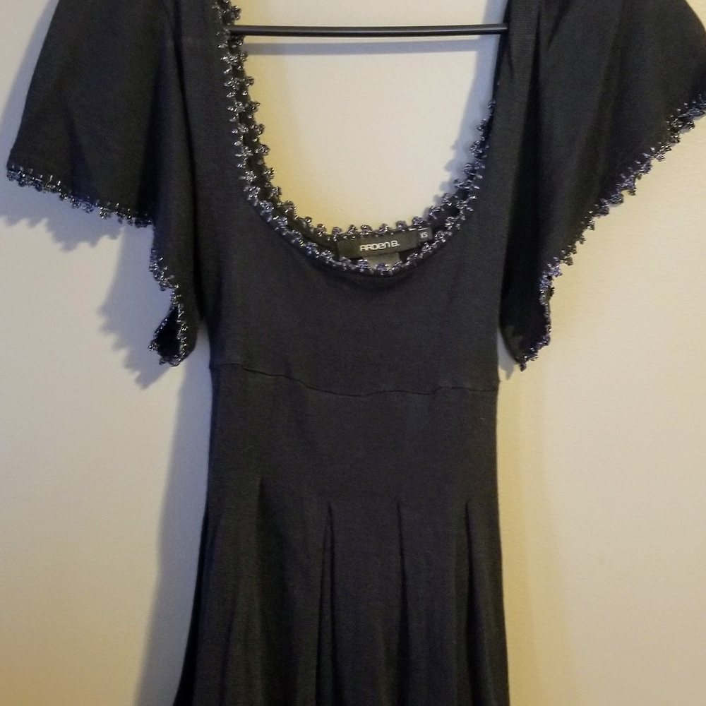 Arden B. Short Slv. Deep Scoop Neck Tie-back